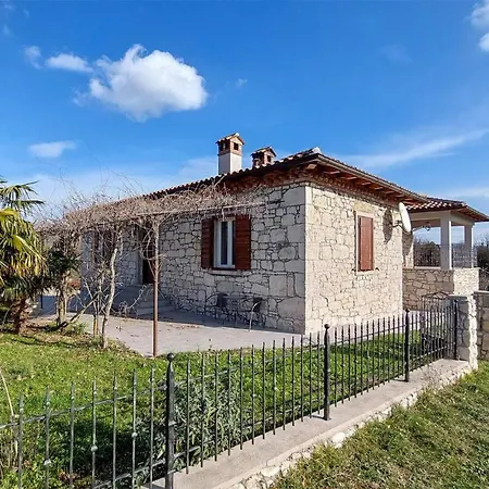Gorgeous Home In Nedescina