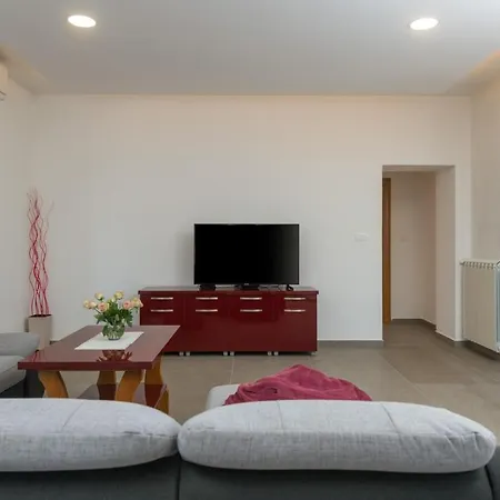 Gorgeous Home In Nedescina Nedeščina
