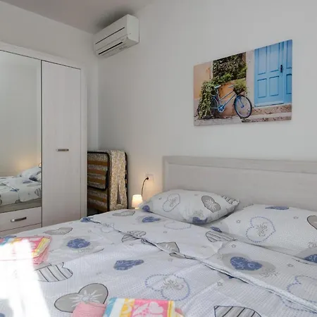 Gorgeous Home In Nedescina *